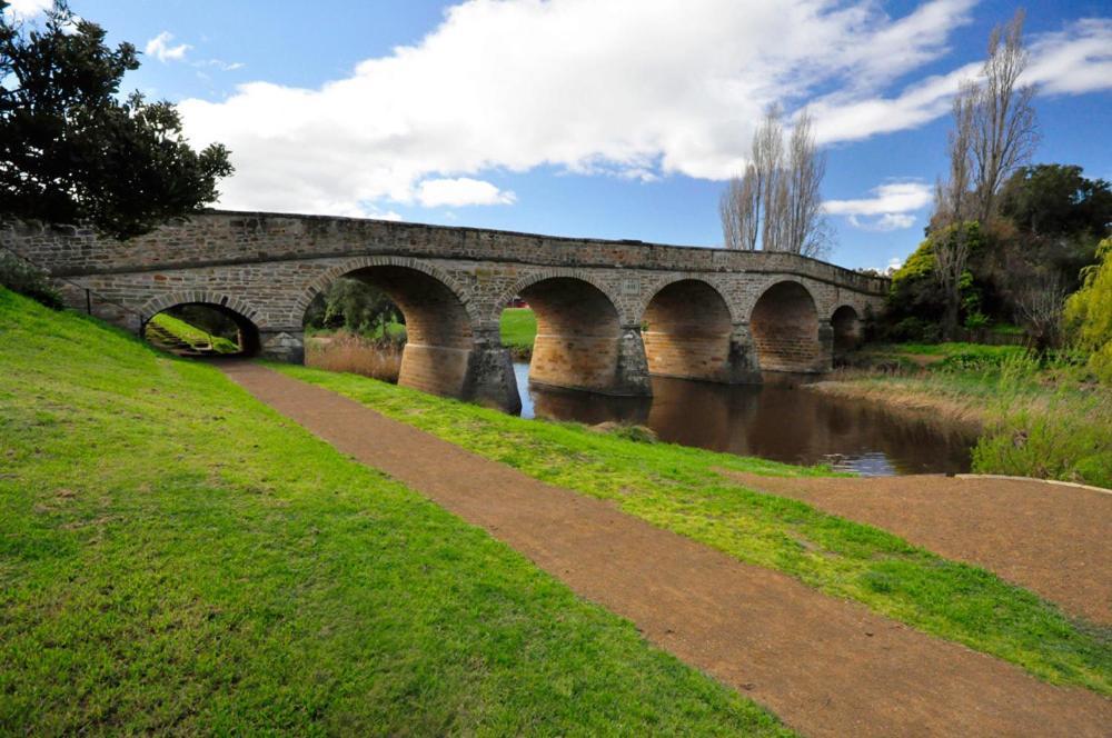 Bridge Cottages Sargeants & Armoury Cottages 1823 - History & Charm Richmond Eksteriør bilde